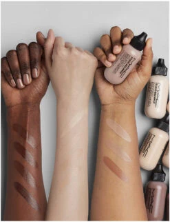 MAC Studio Radiance Face And Body Radiant Sheer Foundation 50ml 7 MAC Studio Radiance Face And Body Radiant Sheer Foundation 50ml -MAC Store R03751324 C0 ALT03