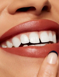 MAC Powder Kiss Velvet Blur Slim Stick 2g 10 MAC Powder Kiss Velvet Blur Slim Stick 2g -MAC Store R03993861 ALLSTARANISE ALT03