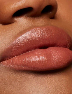 MAC Powder Kiss Velvet Blur Slim Stick 2g 11 MAC Powder Kiss Velvet Blur Slim Stick 2g -MAC Store R03993861 ALLSTARANISE ALT04