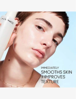 MAC Hyper Real Fresh Canvas Cleansing Oil 200ml 12 MAC Hyper Real Fresh Canvas Cleansing Oil 200ml -MAC Store R04104117 ALT03