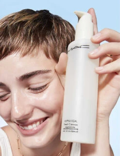 MAC Hyper Real Fresh Canvas Cleansing Oil 200ml 13 MAC Hyper Real Fresh Canvas Cleansing Oil 200ml -MAC Store R04104117 ALT04