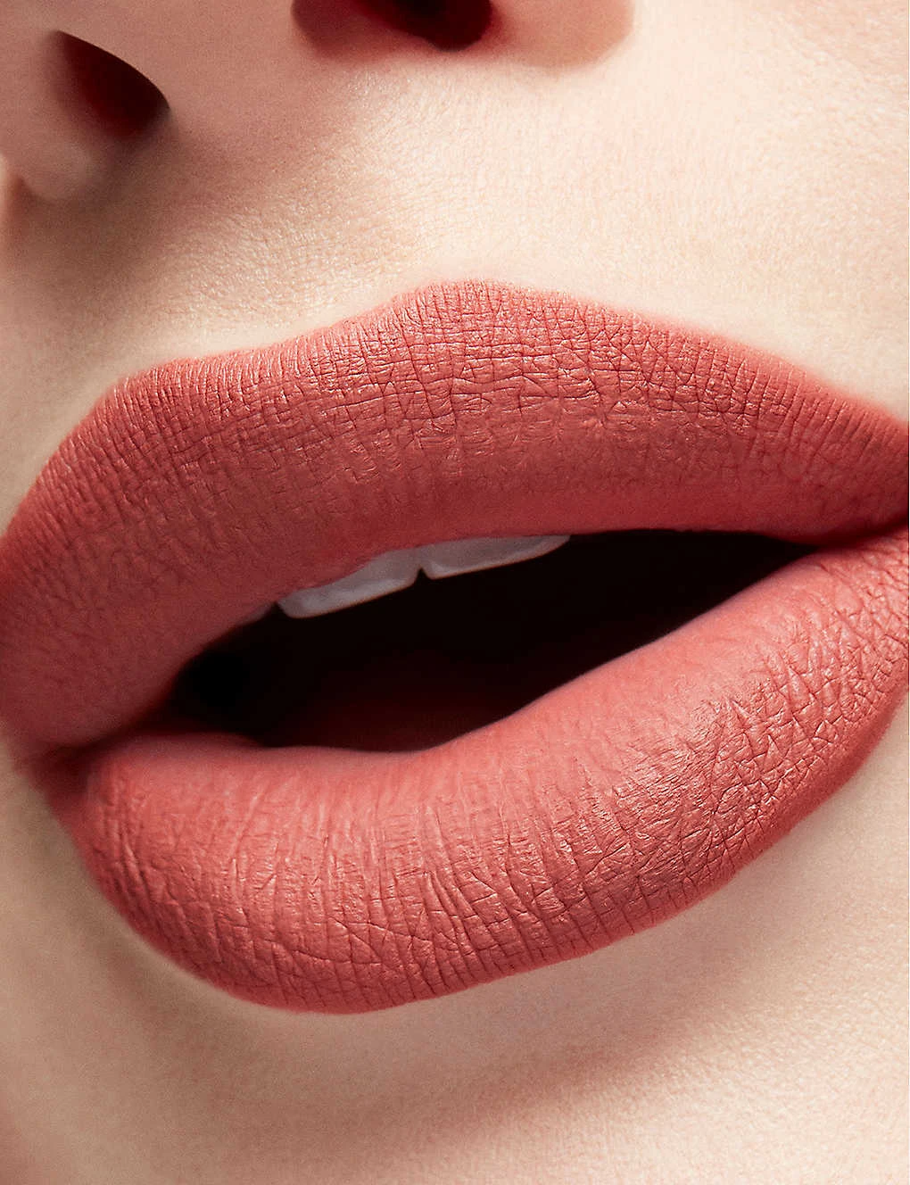 MAC Locked Kiss Ink Lip Colour 4ml 5 MAC Locked Kiss Ink Lip Colour 4ml - Image 3