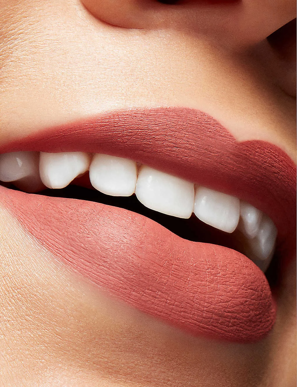 MAC Locked Kiss Ink Lip Colour 4ml 6 MAC Locked Kiss Ink Lip Colour 4ml - Image 4